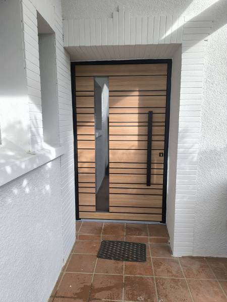 Installation d'une porte d'entrée sur mesure à Saint-Jory (31) dans la région Toulousaine