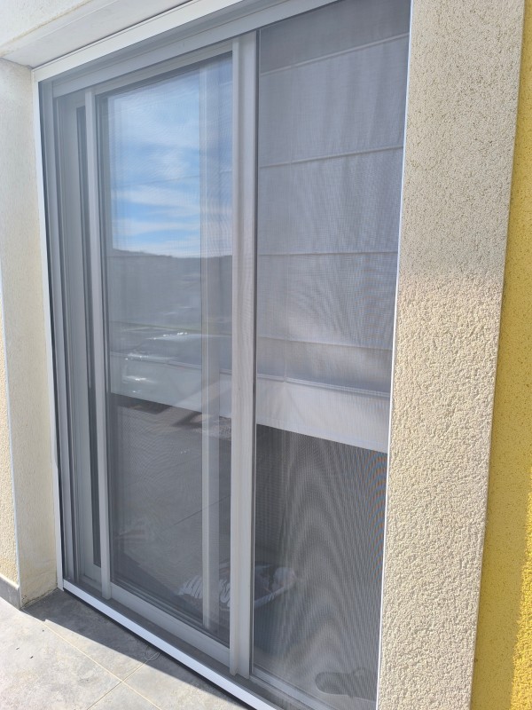 Installation de moustiquaires enroulables à Rouffiac-Tolosan (31)